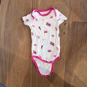 Kyte BABY Pink and White Seashell Bodysuit